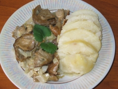 Potato with mushrooms.