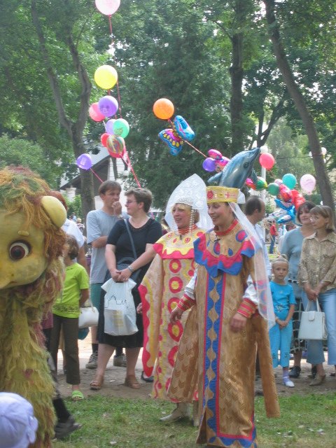 Pskov,  children celebrate jubilee.