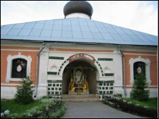Храм Рождества Богородицы в Снетогорском монастыре